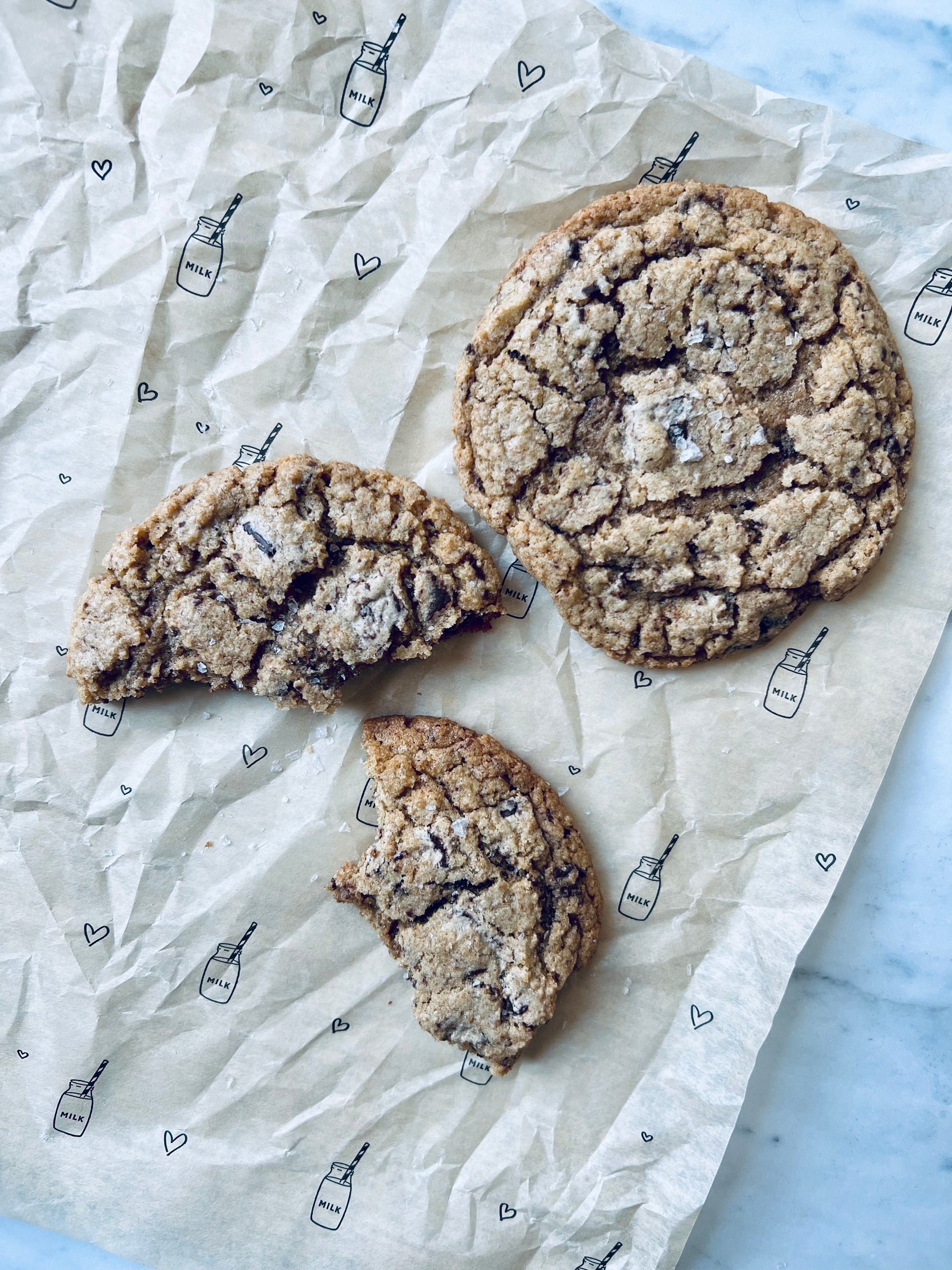 How to Bake Cookies With Wax Paper